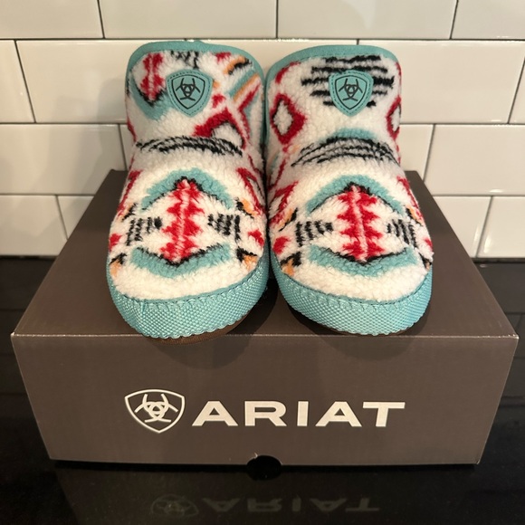 New! ARIAT Bootie Slipper - Picture 2 of 3